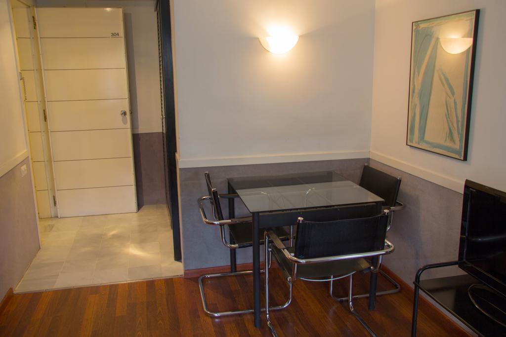 Apartamentos Descartes 바르셀로나 외부 사진