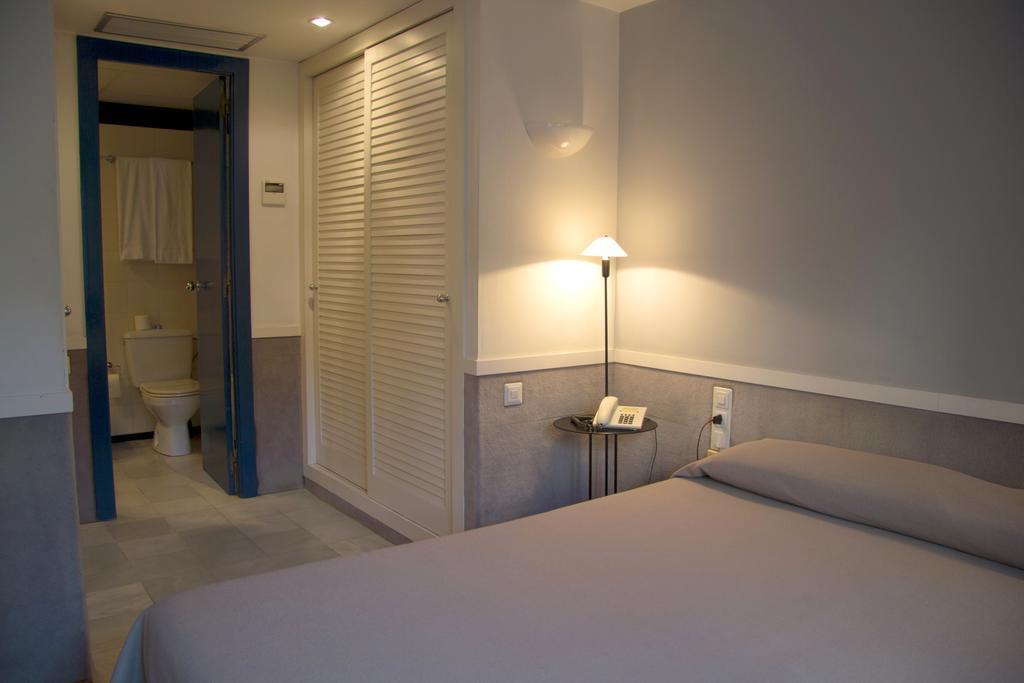 Apartamentos Descartes 바르셀로나 외부 사진