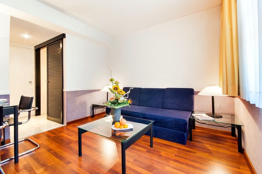 Apartamentos Descartes 바르셀로나 외부 사진