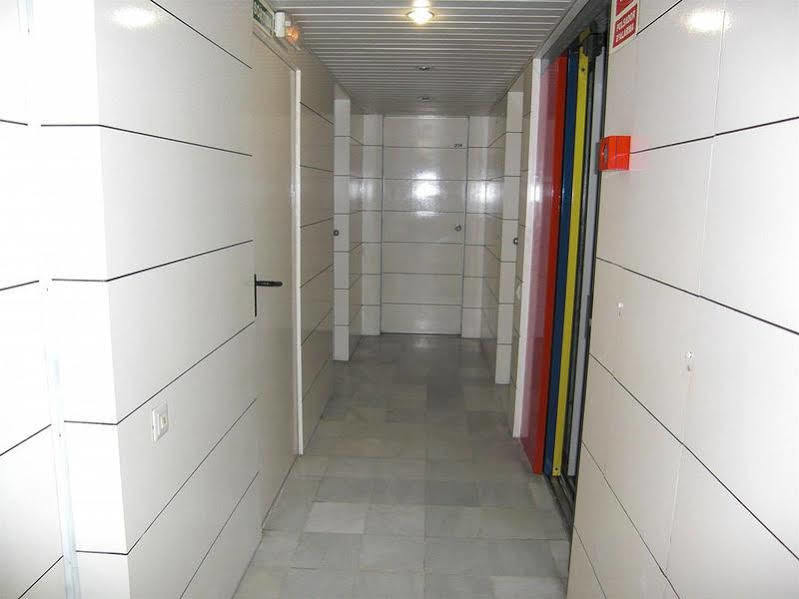 Apartamentos Descartes 바르셀로나 외부 사진